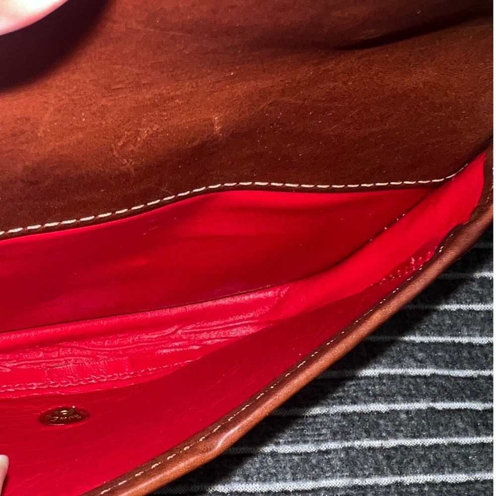 Dooney & Bourke Brown Croc Embossed Leather Wristlet Red Lining - Picture 8 of 10